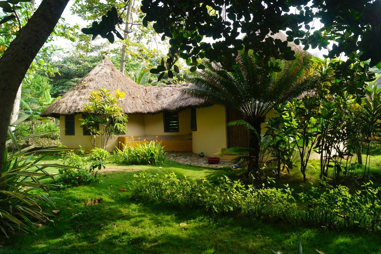 Ankobra Beach Resort Axim Eksteriør bilde
